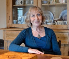 liz-in-cottage-kitchen
